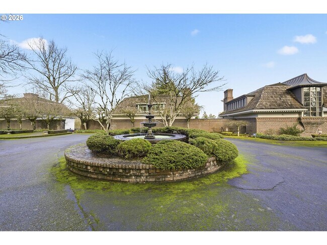 Building Photo - One-of-a-Kind 5BR Home with Floor-to-Ceiling Windows, Wraparound Decks & Breathtaking Treeline Views