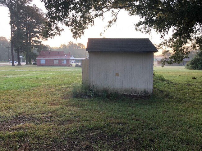 Building Photo - 940 Dougherty St