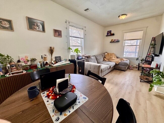 Building Photo - 127 Eliot St