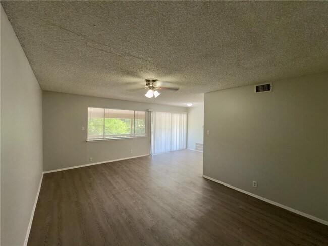 Building Photo - 8907 Parkfield Dr