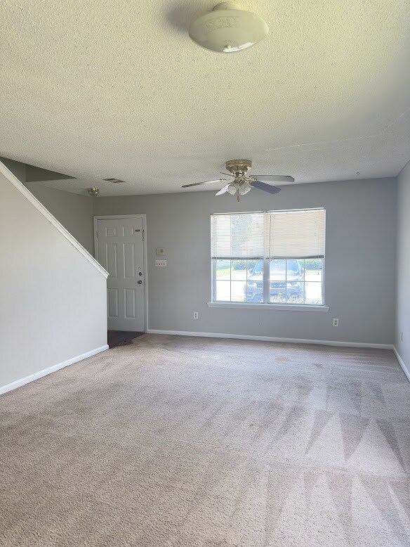 Building Photo - 339 Brookfield Rd