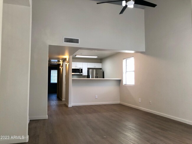 Building Photo - 3716 E University Dr