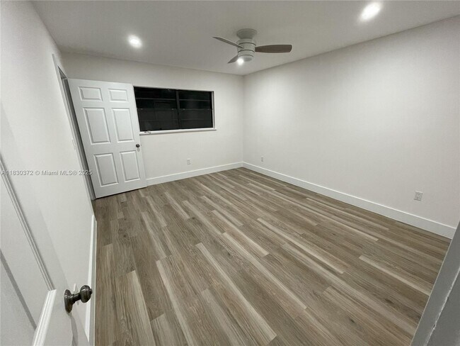 Building Photo - 6445 SW 116th Pl