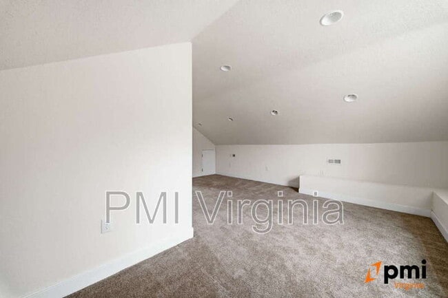 Building Photo - 324 W 36th St