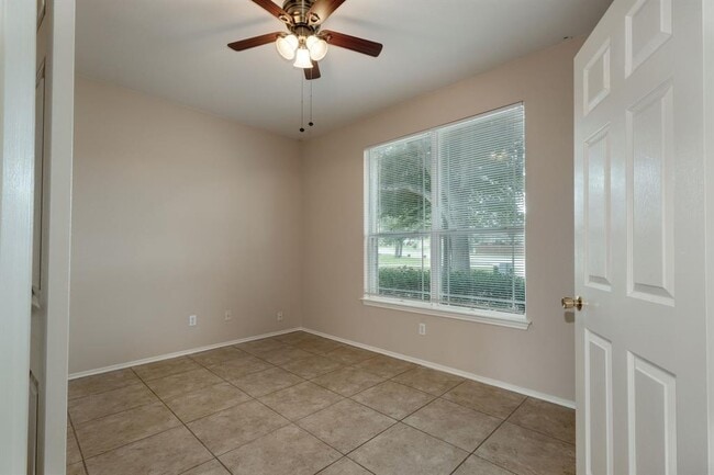 Building Photo - 116 Rio Grande Dr