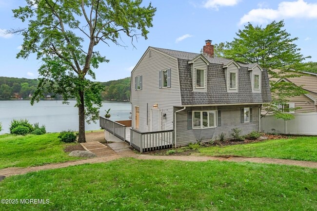 Building Photo - 39 Upper Lakeview Ave