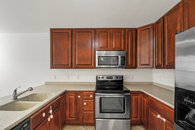 Building Photo - 76 Amy Ave