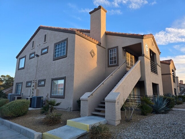 Building Photo - UPGRADED CONDO READY TO MOVE INTO!