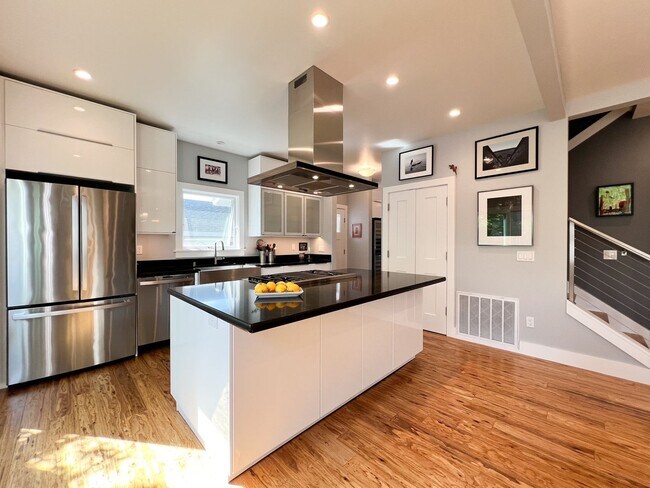 Building Photo - Fully Furnished Modern Home in the Desirable Alphabet Streets