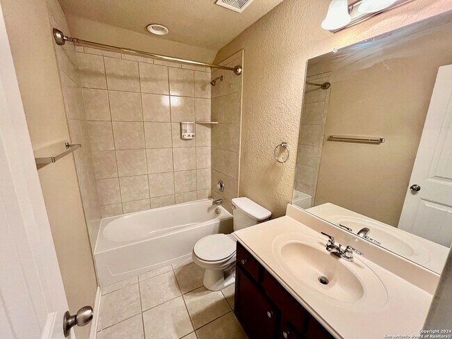 Building Photo - 3155 Sunset Cove