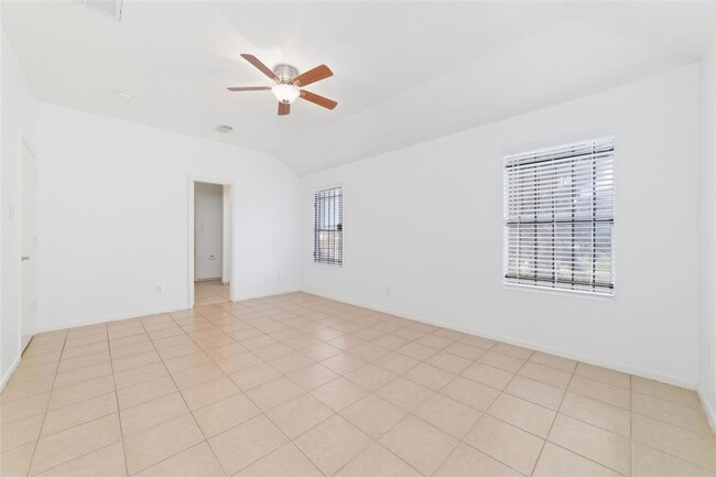 Building Photo - 1106 N Rock Dr