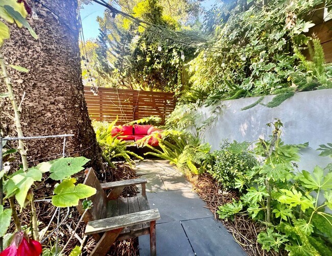 Building Photo - 1914 Golden Gate Ave