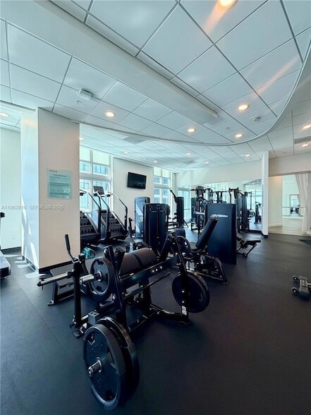 Building Photo - 300 S Biscayne Blvd