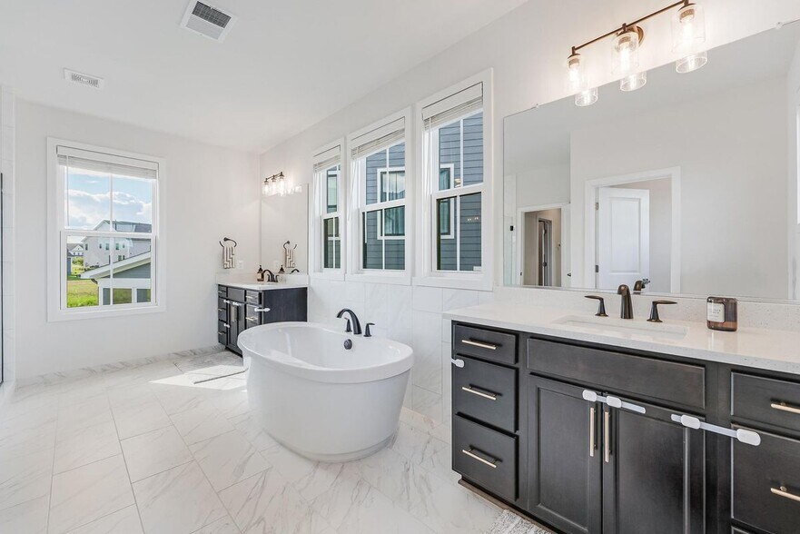 Building Photo - 23765 Fairfield Knl Ct