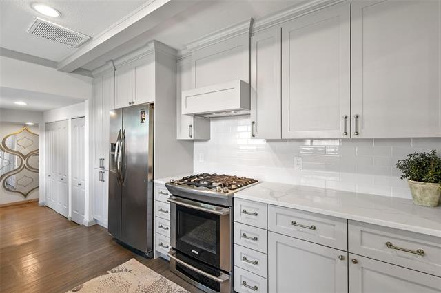 Building Photo - 5921 Kenwood Ave