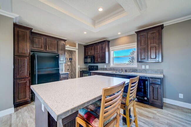 Building Photo - 3 Bed 2 Bath Horse Property on 20 Acres !!!