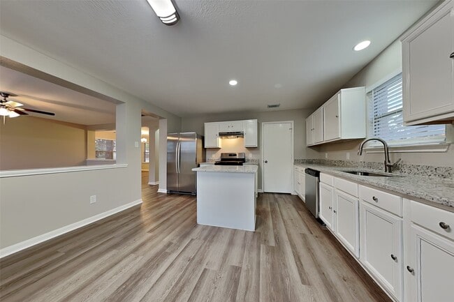 Building Photo - 29527 Legends Stone Dr