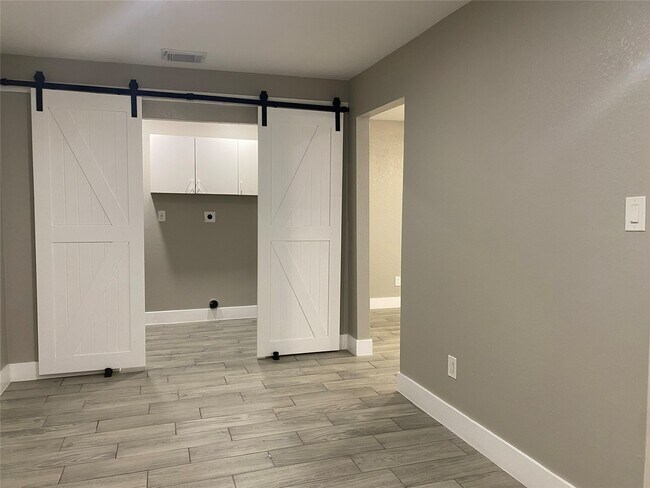 Building Photo - 231 Acker St