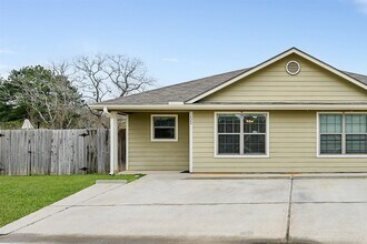 Building Photo - 163 S Bend Ct