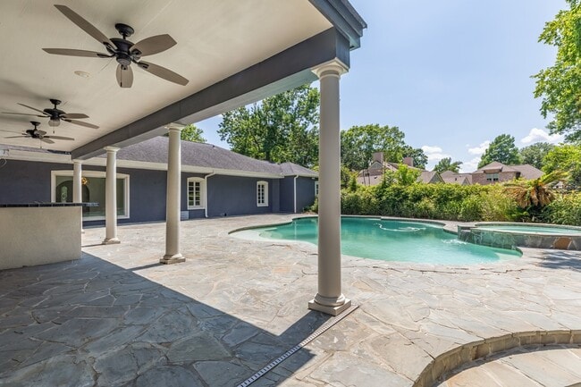 Building Photo - 118 N Caldwood Dr