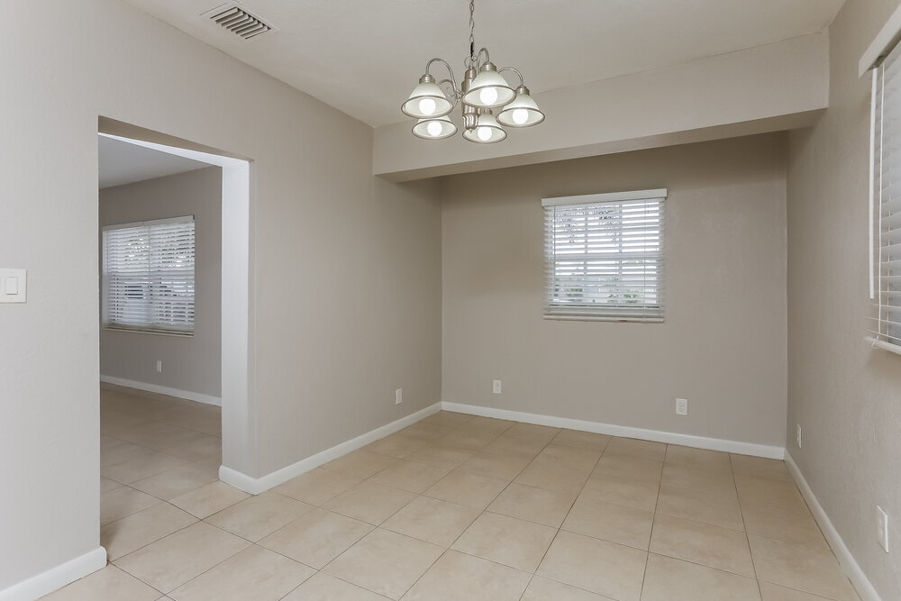 Building Photo - 6020 NE 3rd Terrace