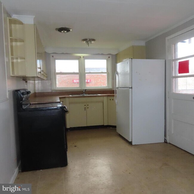 Building Photo - 11601 Buchanan Trail E