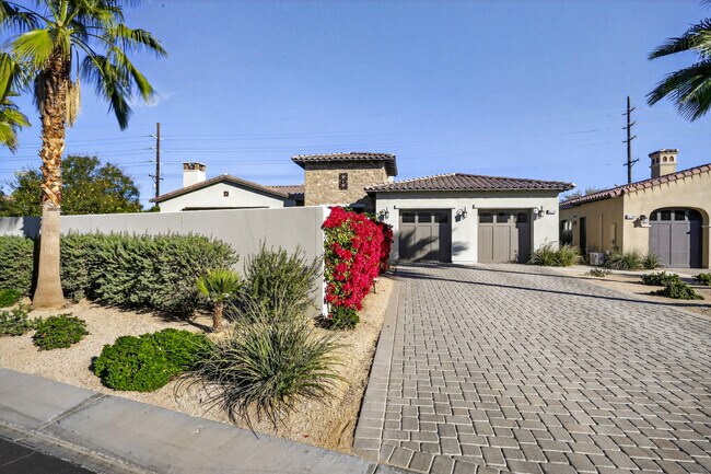 Building Photo - 55120 Autumn Valley Ct