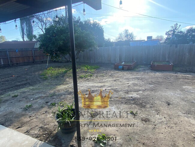 Building Photo - 886 Cardoza Dr