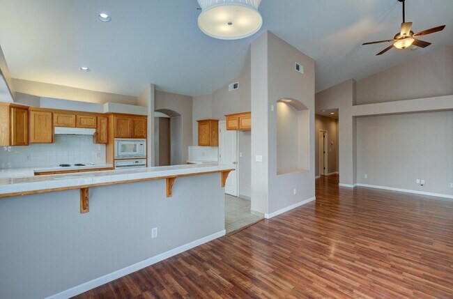 Building Photo - 2898 E Pryor Dr