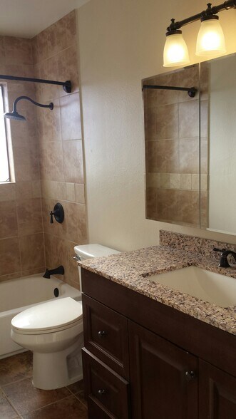 Granite in Bathroom - 133 S 18th Ave