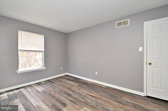 Building Photo - 106 Westminster Ct