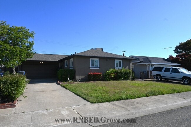 Building Photo - 2620 Fernandez Dr