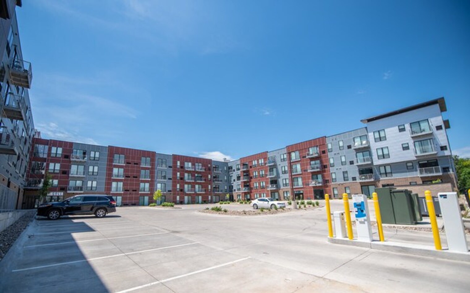 Building Photo - 2301 Ingersoll Ave