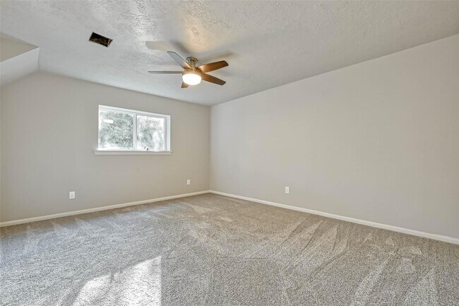 Building Photo - 3615 Highfalls Dr