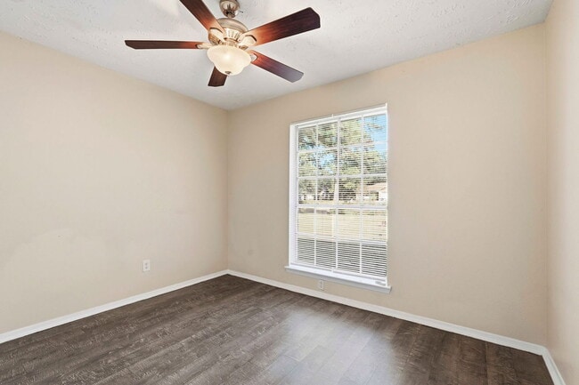 Building Photo - 16235 Cutten Rd