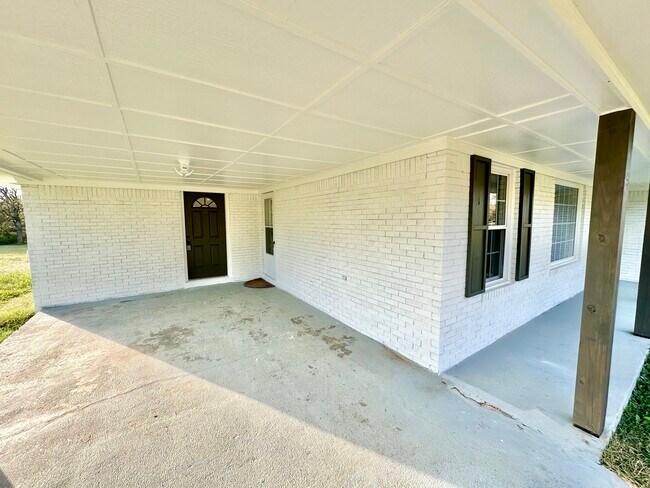 Building Photo - 2709 Countrywood Rd