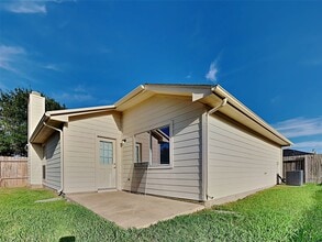 Building Photo - 4002 Old Pine Grove Dr