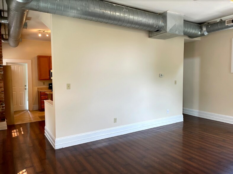 Building Photo - 2614 Eden Ave