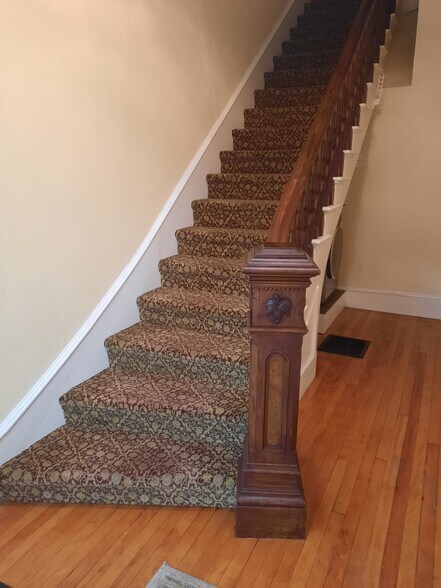 Entry - 31B Kinsley St