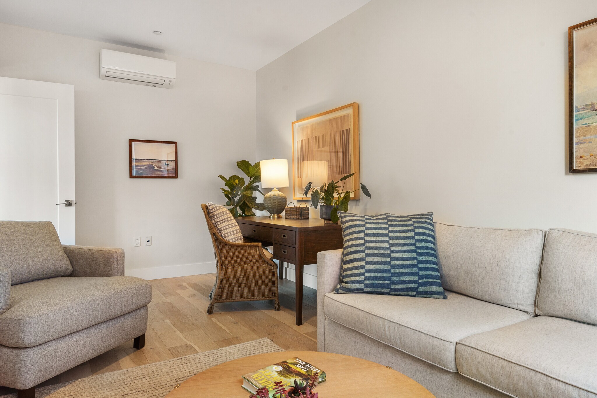 Building Photo - 383 Commercial St