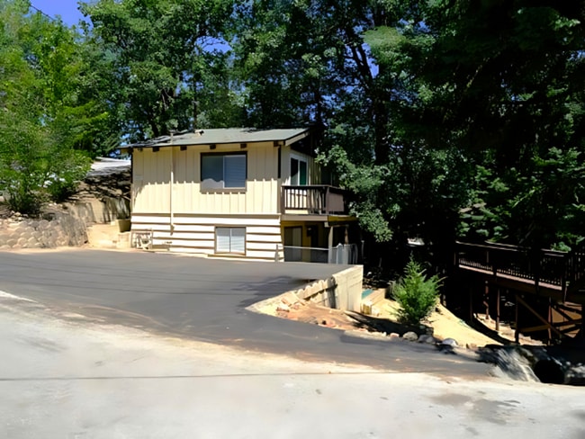 Building Photo - Running Springs Cabin Oasis