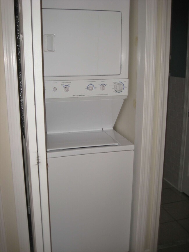 Washer/Dryer - 24 Edgewood Ave