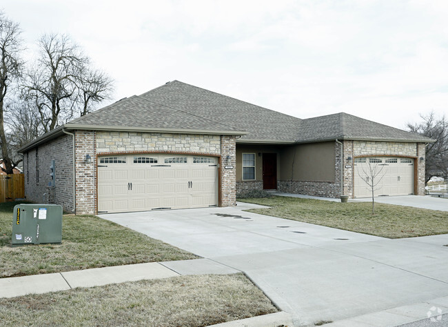 Primary Photo - Golden Avenue Estates