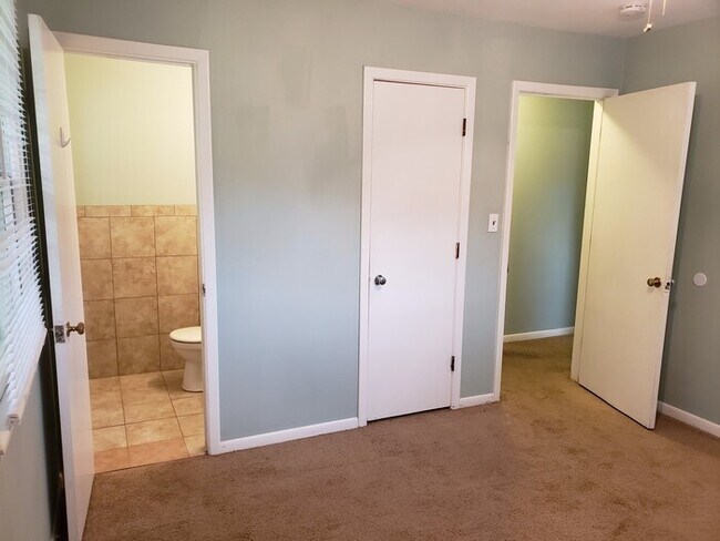 Building Photo - Beautiful 3 Bed Home in KCMO - Coming SOON!!