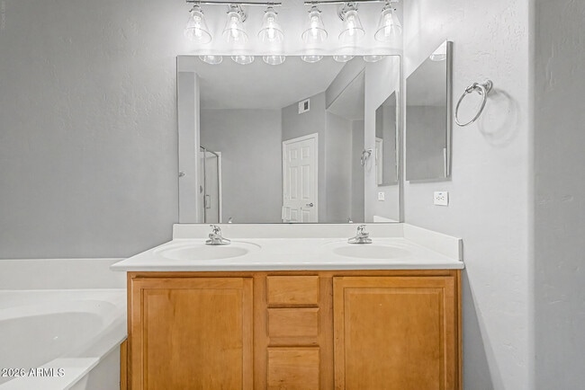 Building Photo - 5450 E Deer Valley Dr