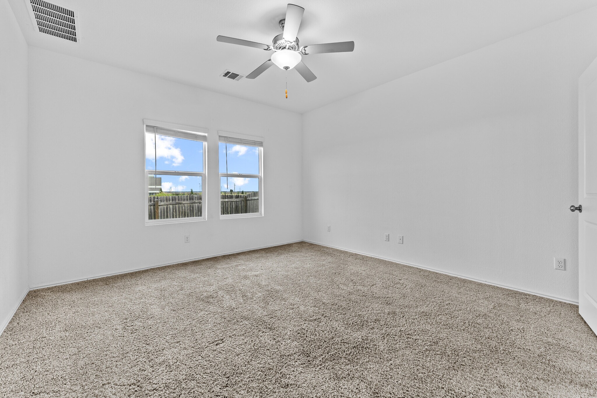 Building Photo - 129 Escondido Cir