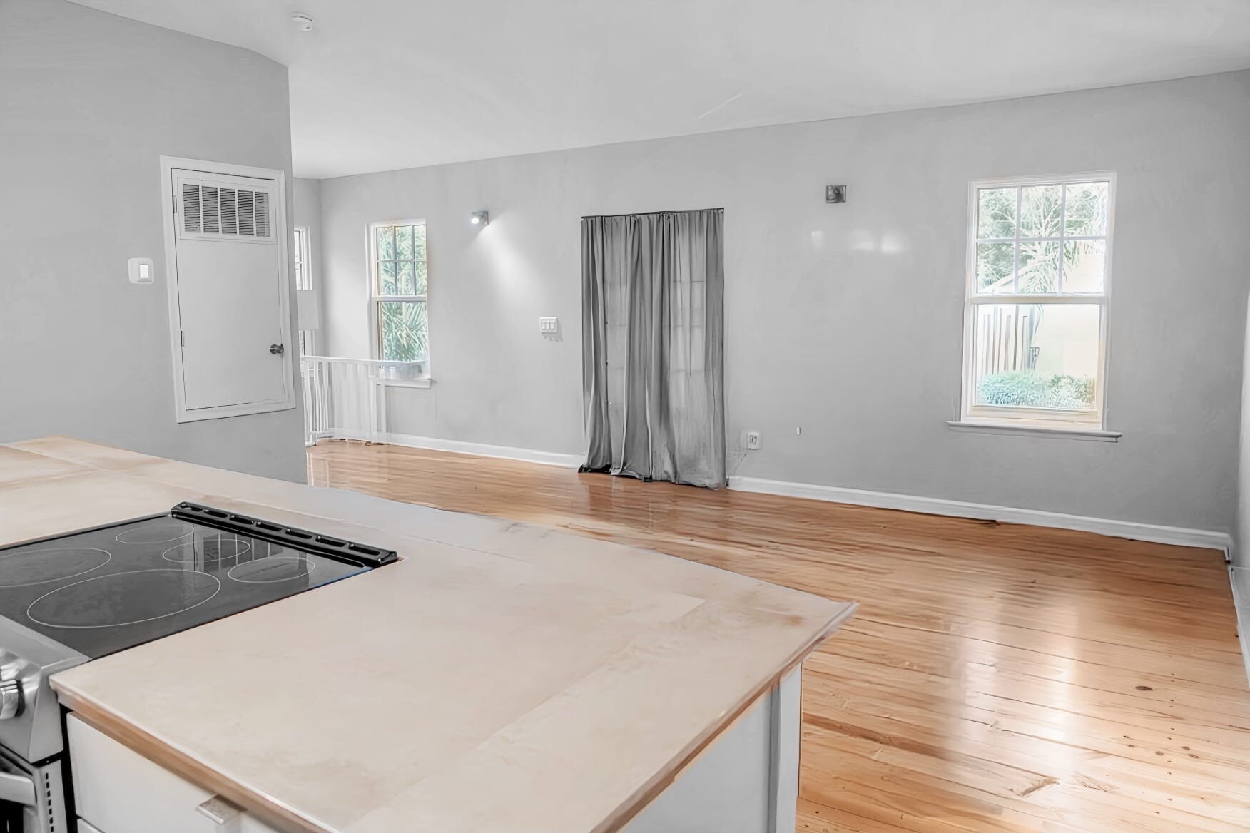 Building Photo - 523 E Livingston St