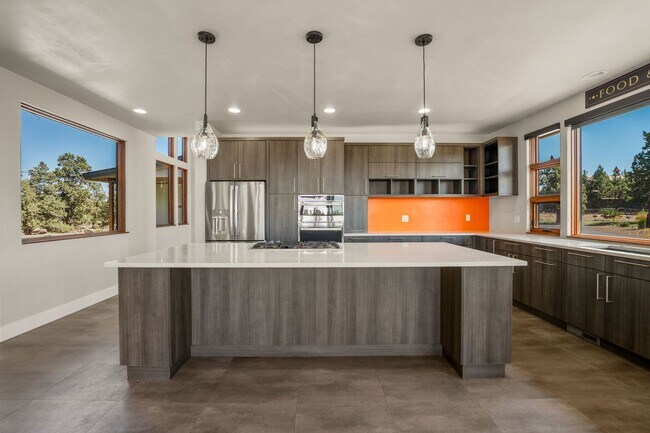 Building Photo - 64144 Pioneer Loop
