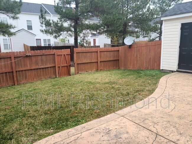 Building Photo - 8014 Cottesmore Ct