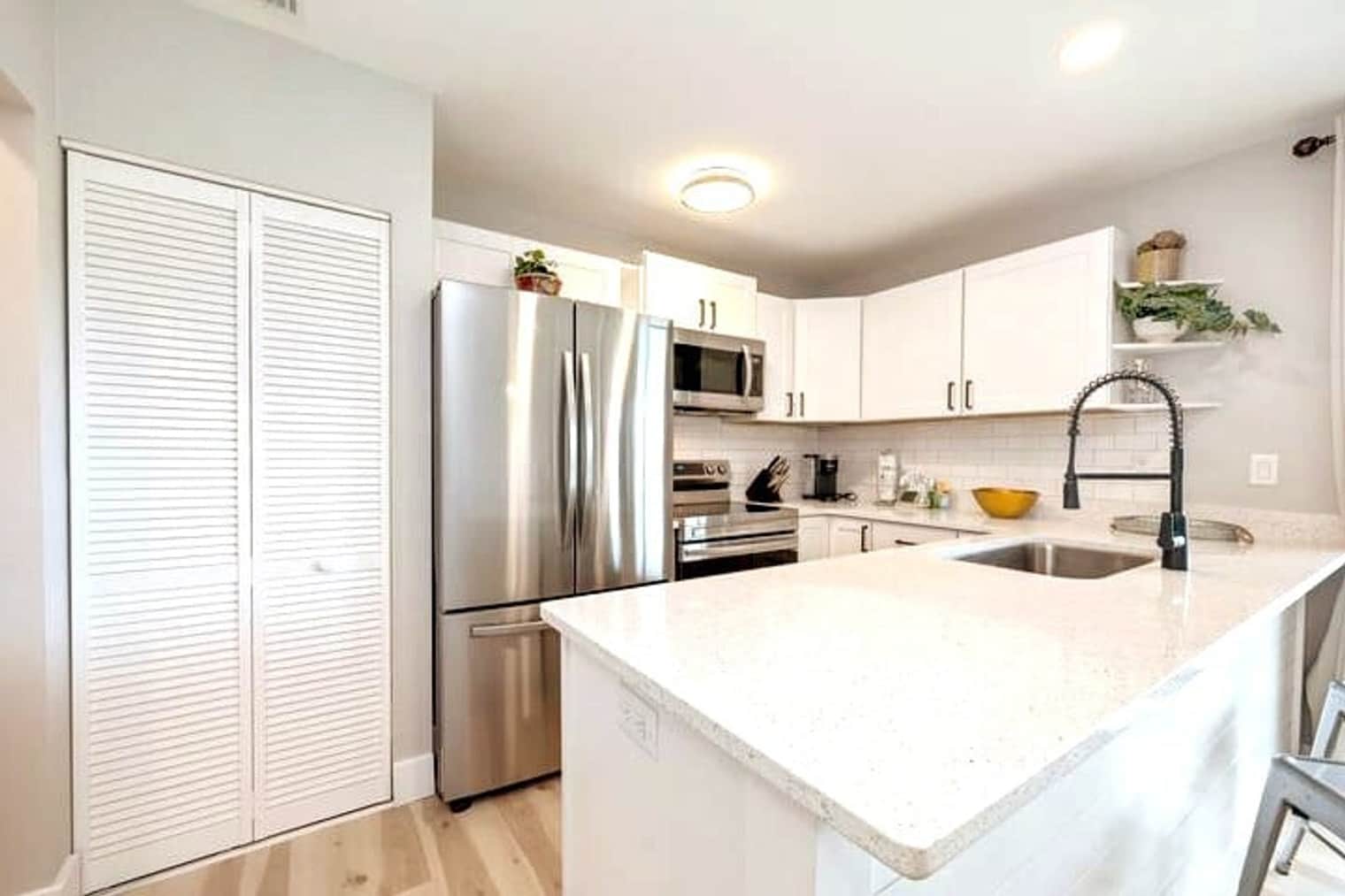 Building Photo - 4000 Gulf Terrace Dr